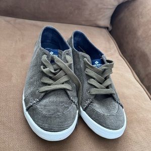 Great used condition Sperry corduroy shoes